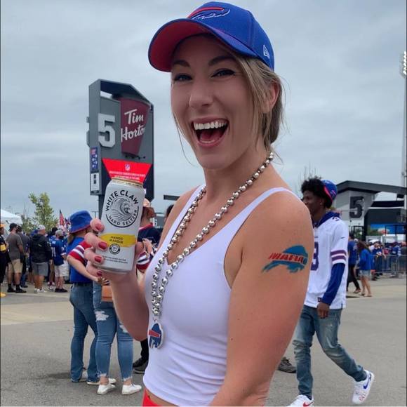 Meet your Posher, Claire - Picture 1 of 1